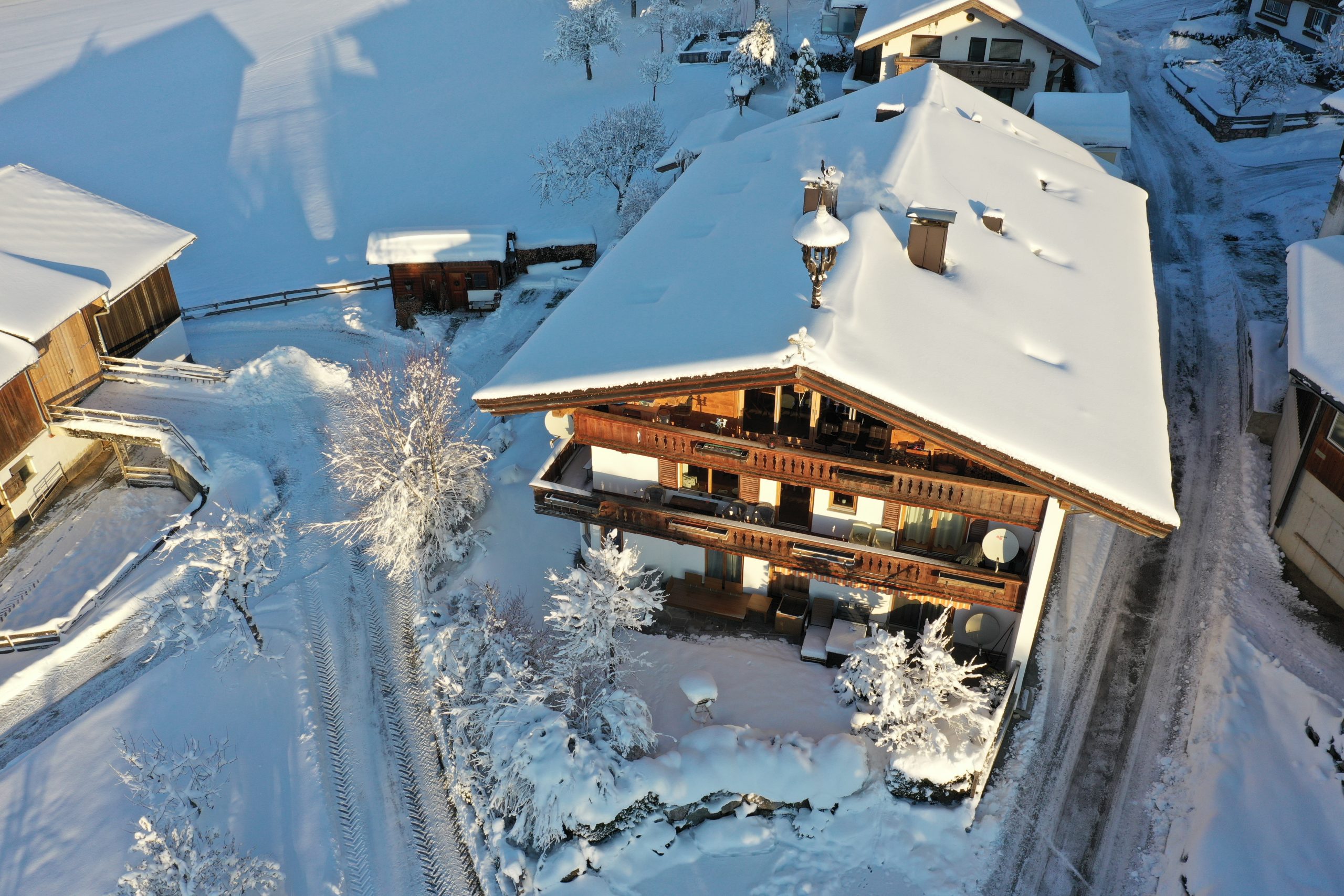 Haus Hacha 3 am Salvenberg – winterliche Luftaufnahme
